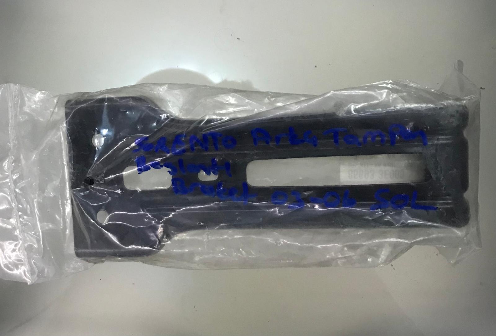 Kia Sorento (03-04) Arka Tampon Sol Bağlantı Braketi